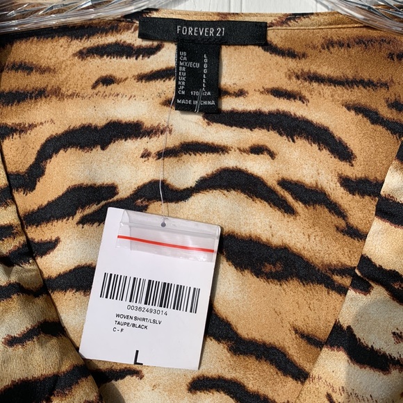 Tiger print blouse - Picture 6 of 10